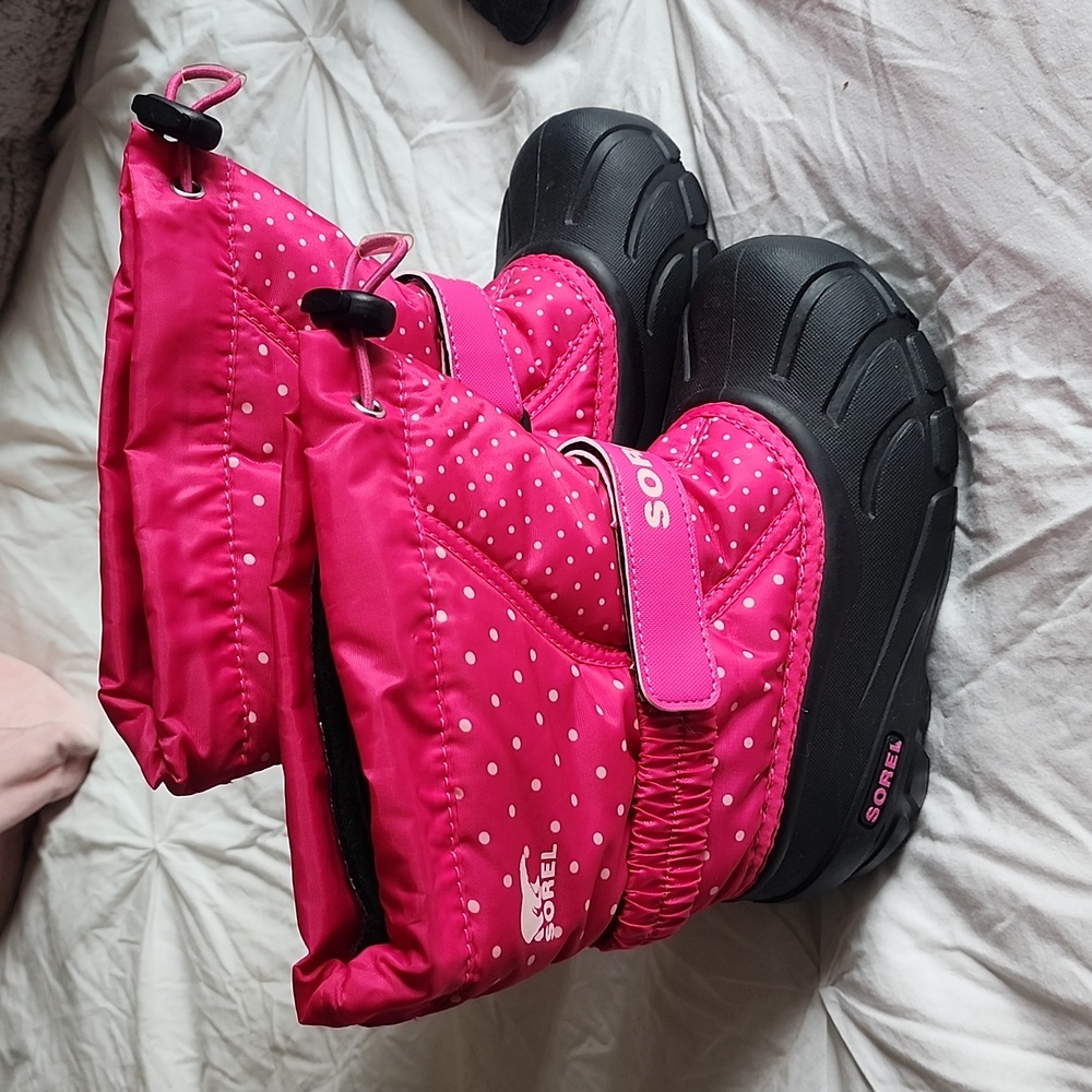 Girl's Sorel "Flurry" snow boots